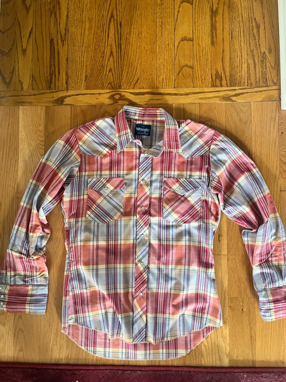 Men’s Vintage Wrangler Red Plaid Long-Sleeve Western Shirt - medium